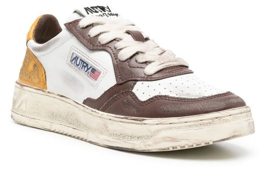 WMNS) Autry Medalist Low Super Vintage Sneakers 'White Brown