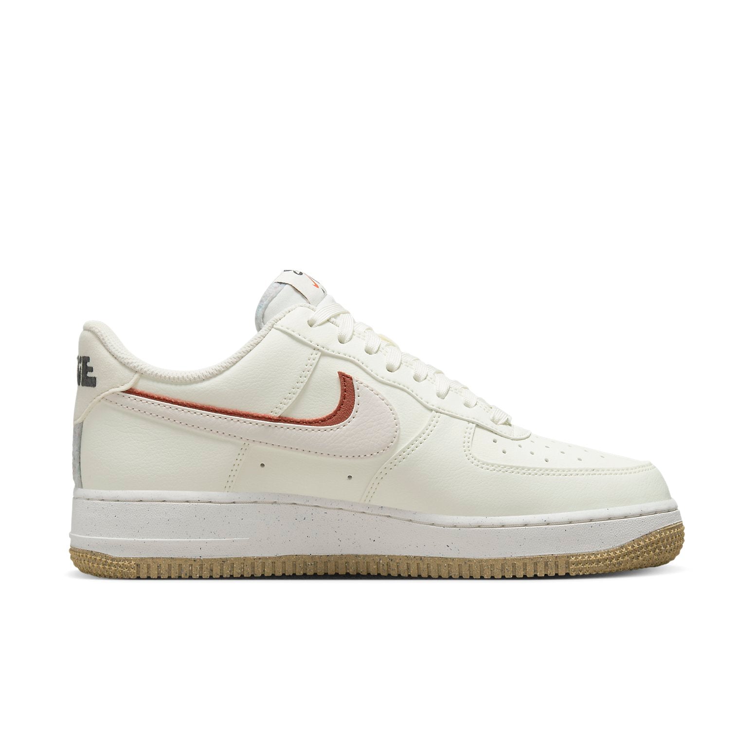 Nike (wmns)  Air Force 1 '07 Lx '82 - Sail Cinnabar'
