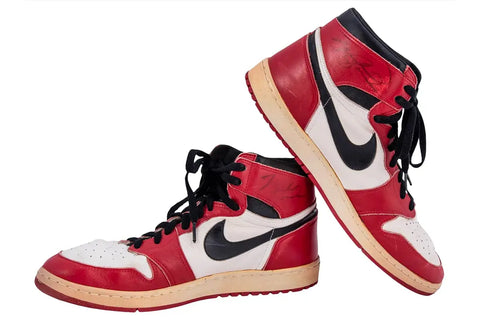 Game-Worn Air grafismo Jordan 1 From grafismo Jordan’s Rookie Season - $486,000 (2022)