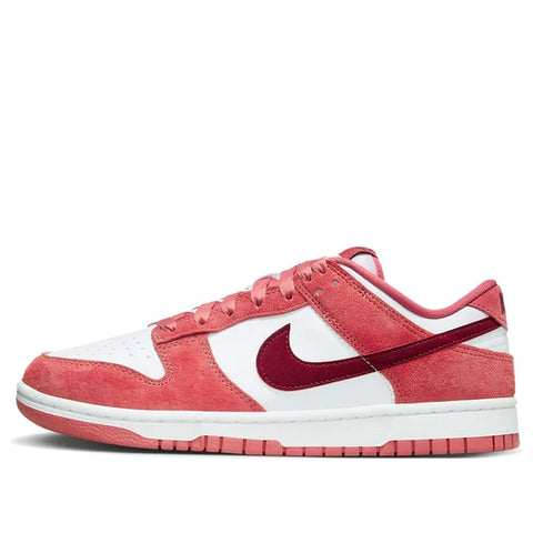 Nike Dunk Low 'Valentine's Day'