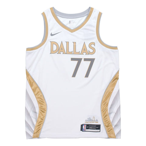 Mavs owner Mark Cuban shows off fan-designed Dallas skyline jersey