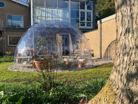 Geodesic_greenhouse_dome