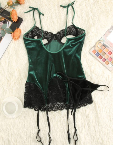 What’s the Appeal of the Contrast Lace Velvet Cutout Halter Neck Babydoll Set?