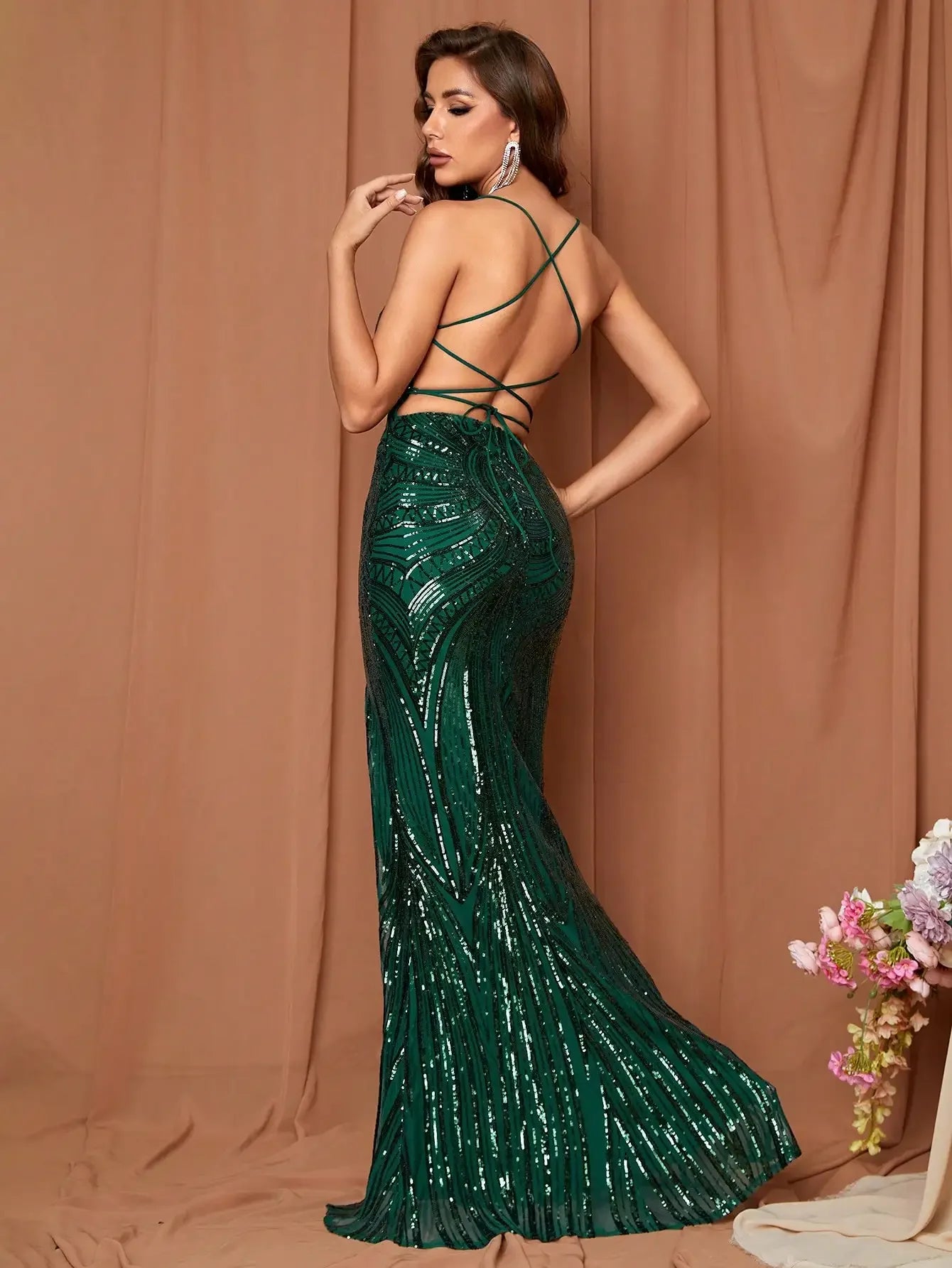 Sequin cami dress with split thigh for wholesale dropshipping - Image 4