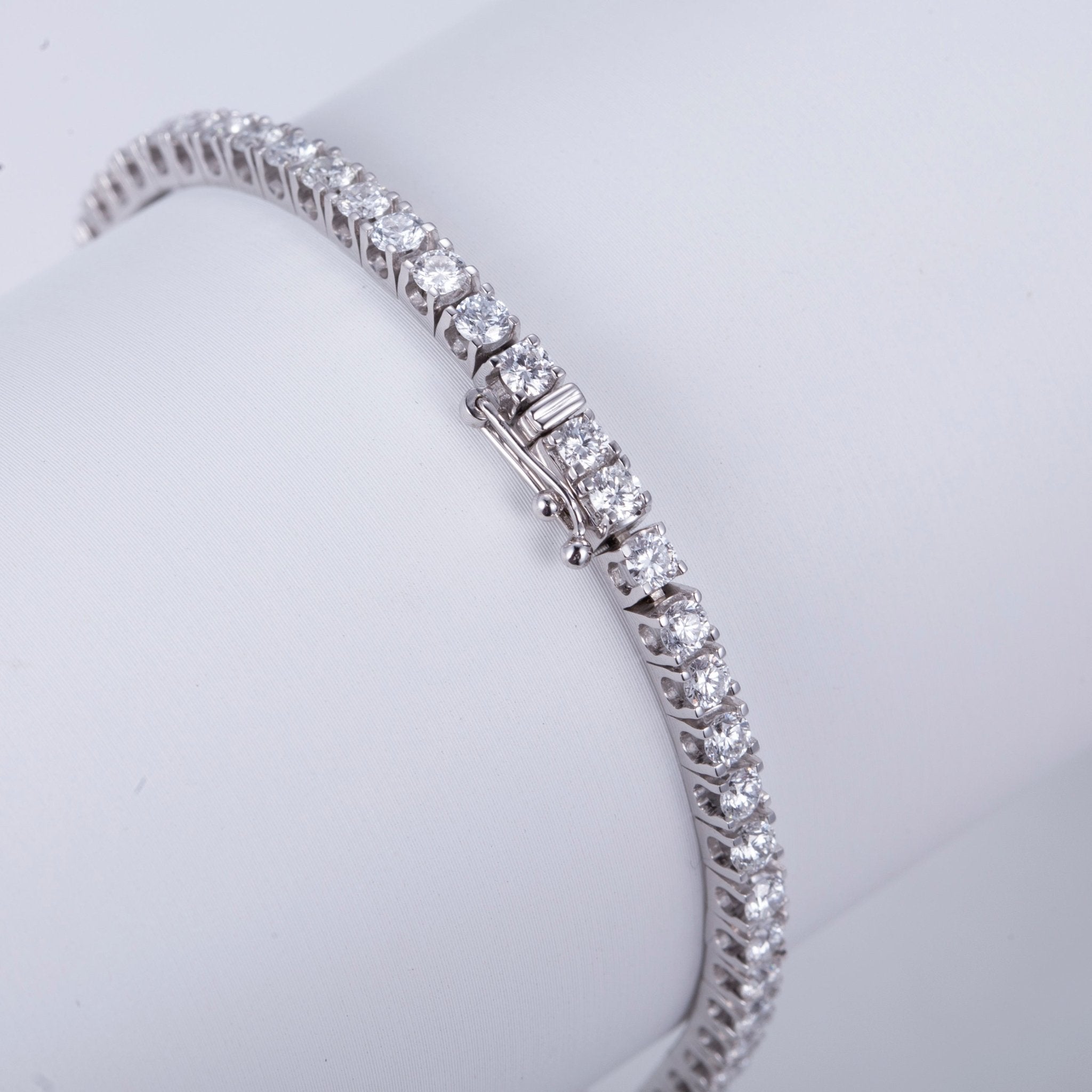 Diamond Tennis Bracelet in Gold (4mm)