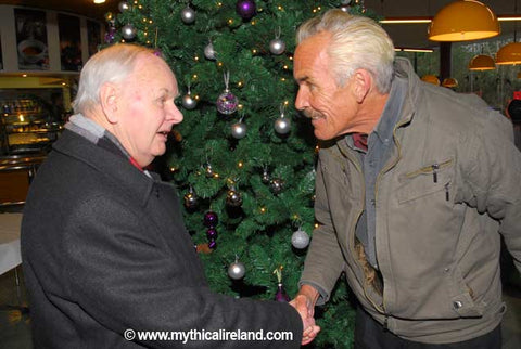 Prof. George Eogan and Martin Brennan shaking hands at Brú na Bóinne