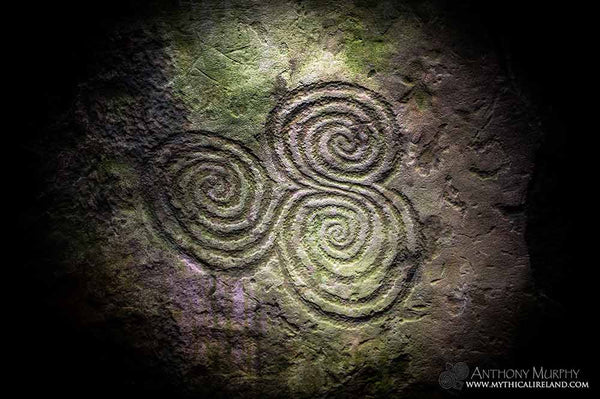 The triskele in the chamber of Newgrange (Síd in Broga)