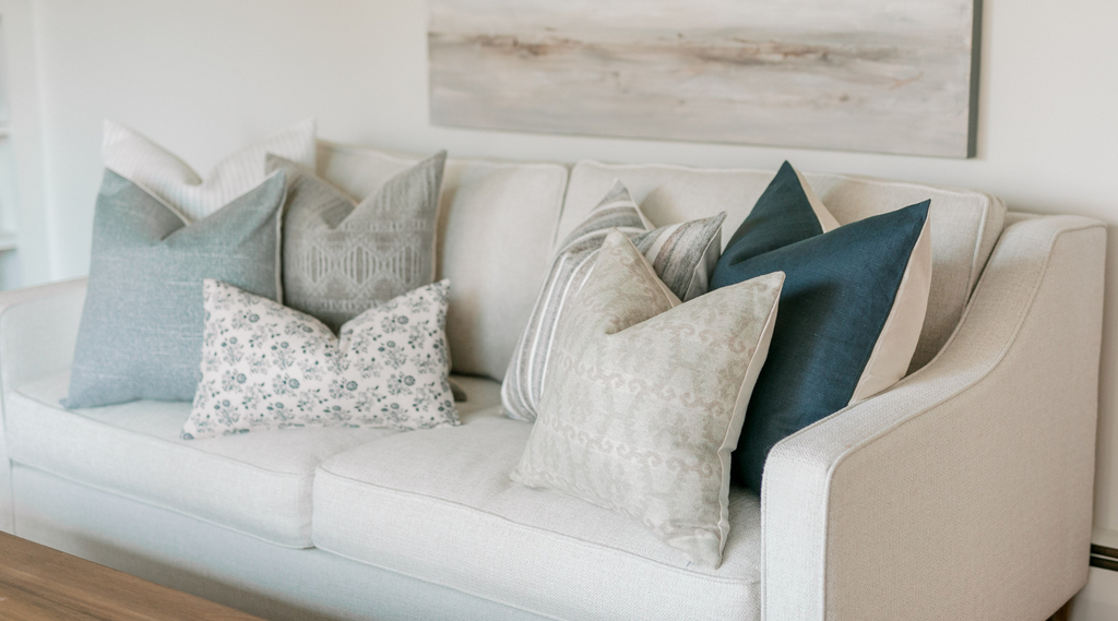 How To Arrange Sofa Pillows