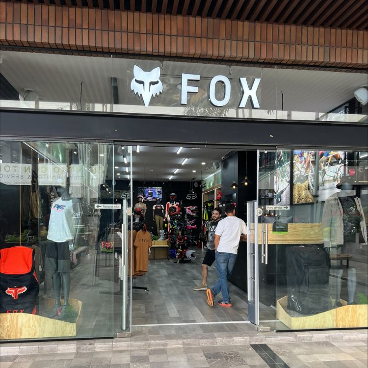 Shop Fox Racing Store Wall –