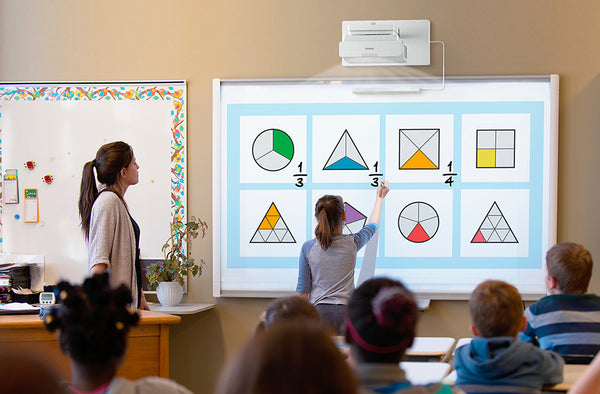 short throw projector used in a classroom.