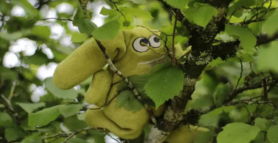 10 Creative Ways to Recycle and Reuse Your Old Stuffed Toys- green plush toy