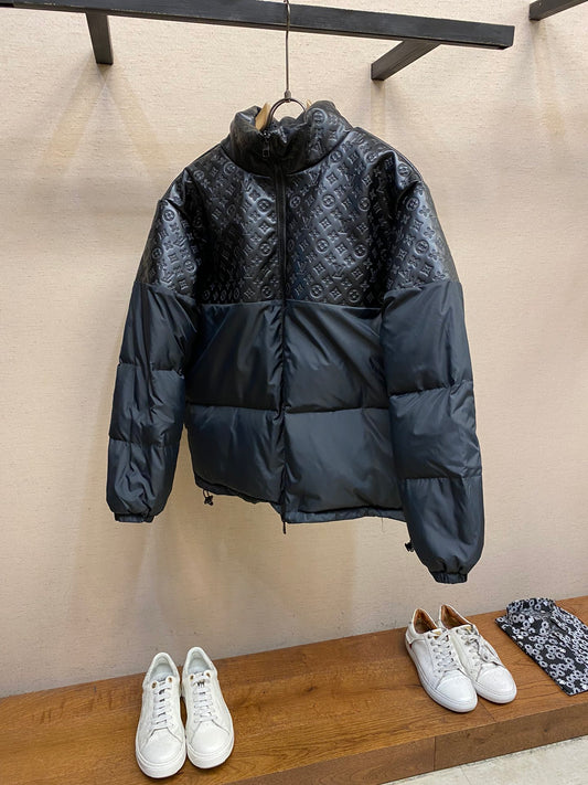 Louis Vuitton 2022 2054 Heat Reactive Puffer Puffer Coat w/ Tags - Blue  Outerwear, Clothing - LOU621057