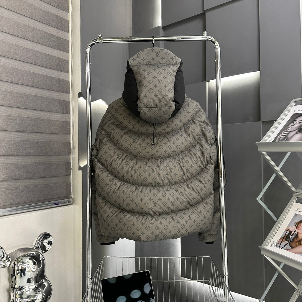 san benito on X: 🧥 Louis Vuitton 2054 Heat Reactive Puffer ($5,400)   / X