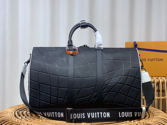 Louis Vuitton® Louis Vuitton 2054 Heat Reactive Puffer Anthracite. Size 46