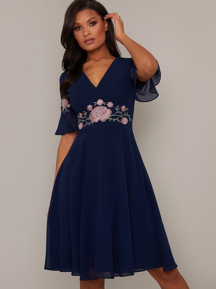 Lace V Neck Midi Dress In Blue Chi Chi London Us 0562