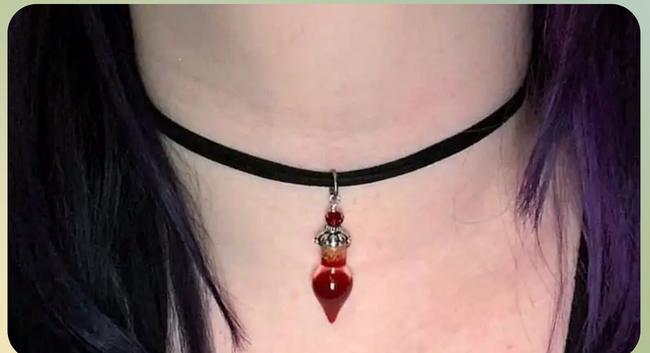 Necklace - Vervain Vial Pendant – Boutique du Vampyre