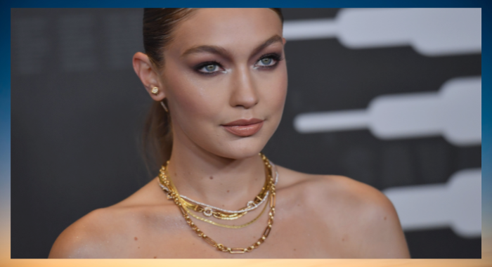 Popular Necklaces Worn by Celebrities