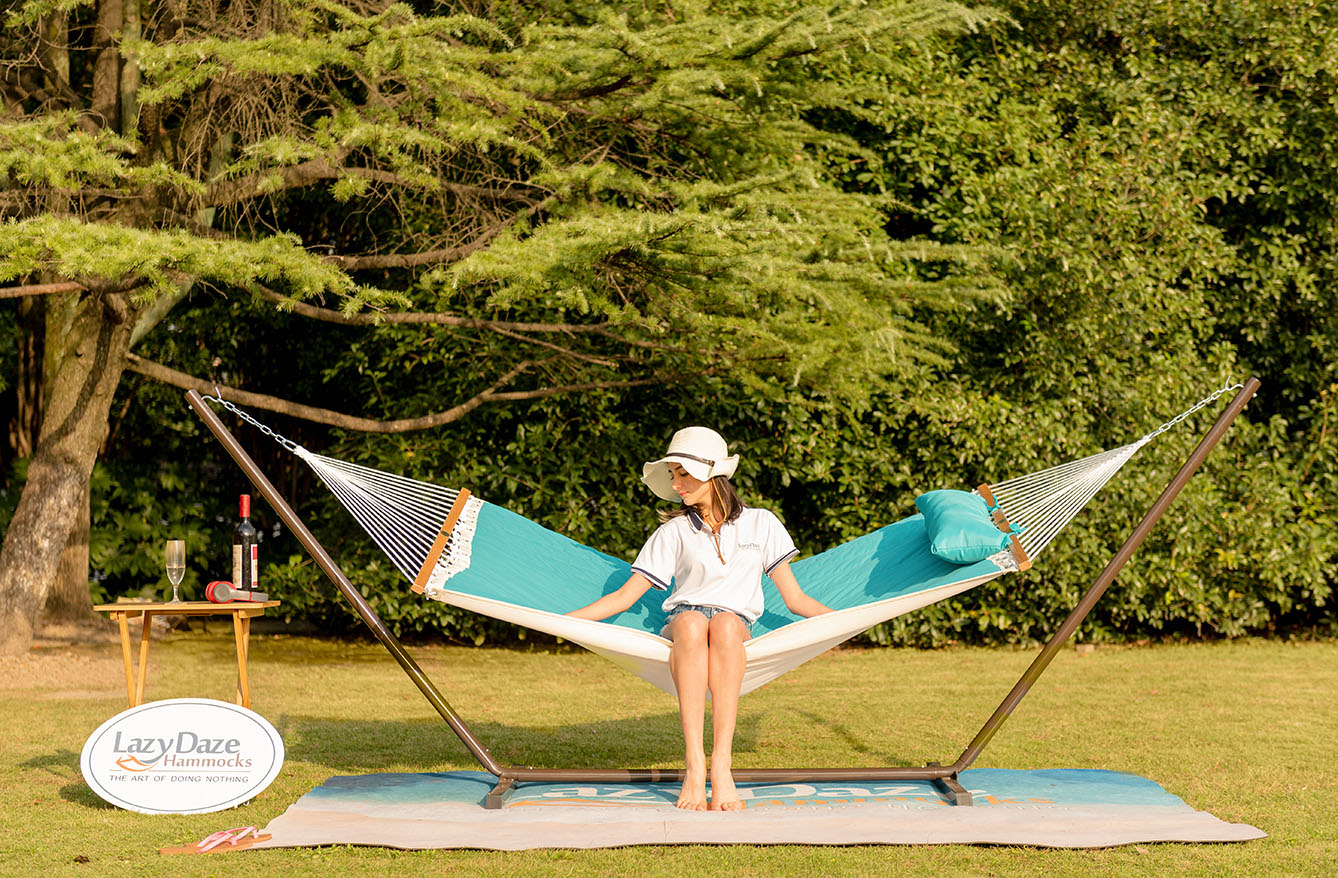 lazy daze Large_Double_Quilted_Hammock_With_Detachable_Pillow