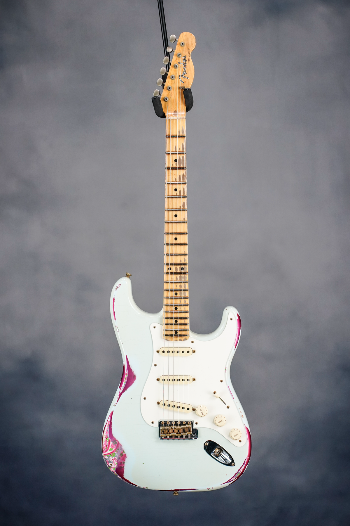 Custom Shop 1963 Strat Relic Aged Olympic White - baileybrothers.com