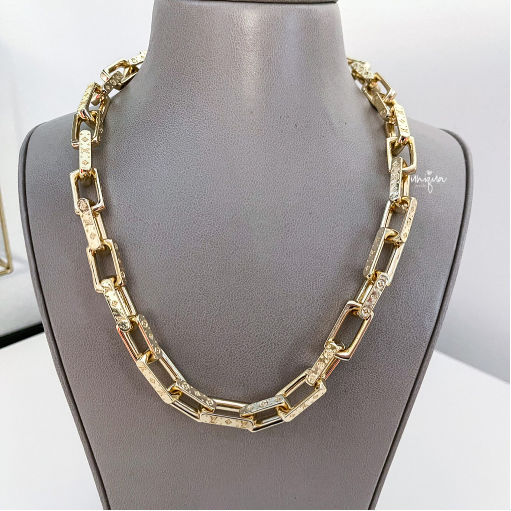 LV GOLD NECKLACE – Uniqua Jewelry