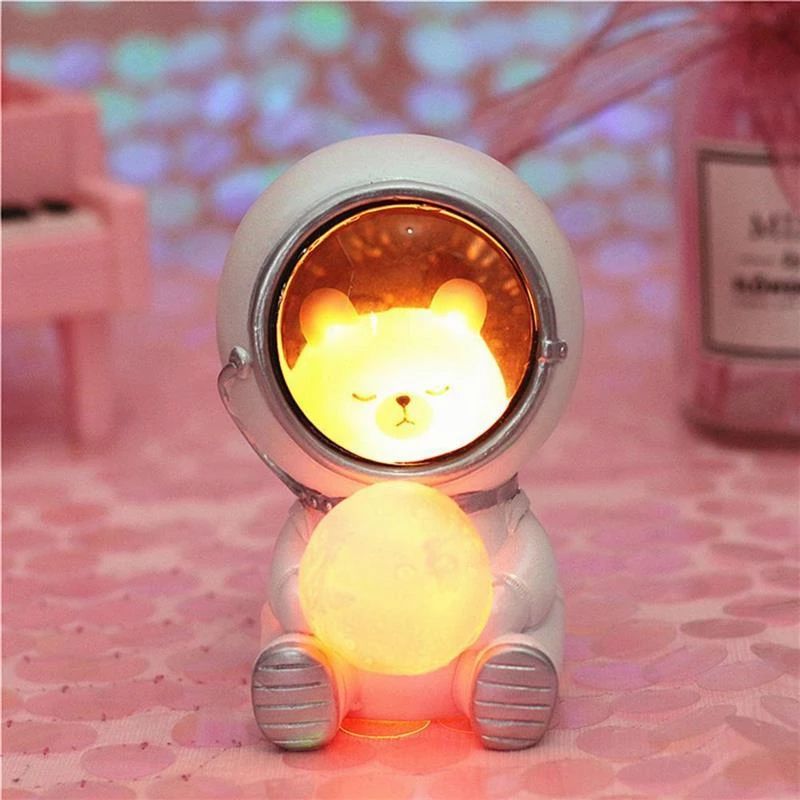 Astronaut Animal Lamp for space-themed decor1