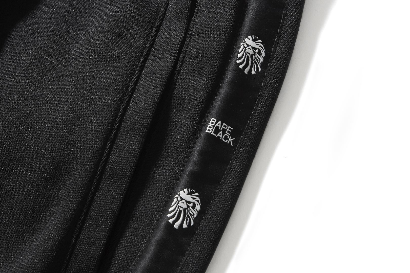 BAPE® X NEIGHBORHOOD MULTI POCKET TRACK PANTS – uk.bape.com