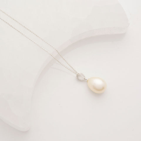 Freshwater Pearl Pendant on chain