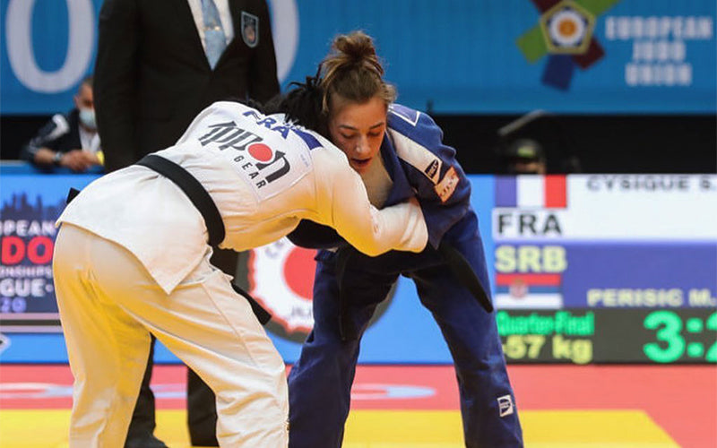 Two judokas' sparring