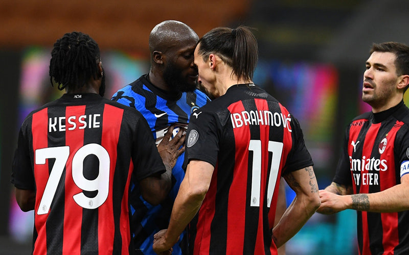 Zlatan Ibrahimović & Romelu Lukaku fight during the Milan derbry