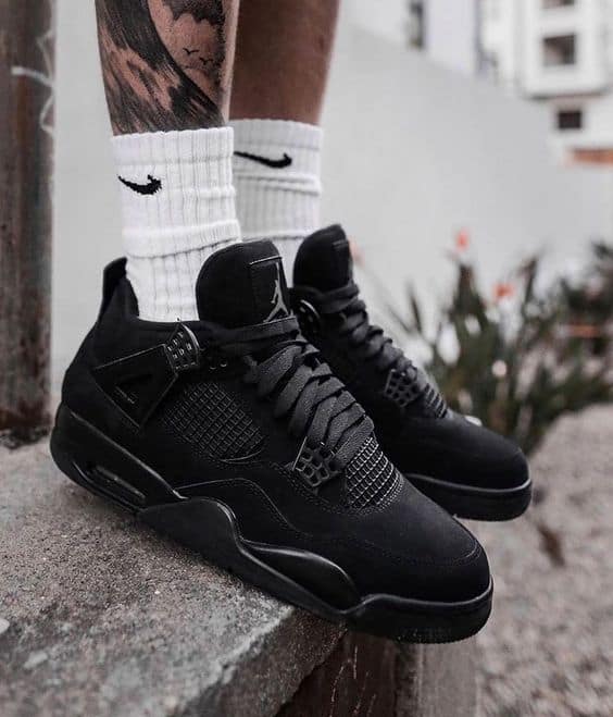 black cat jordan 4 nike