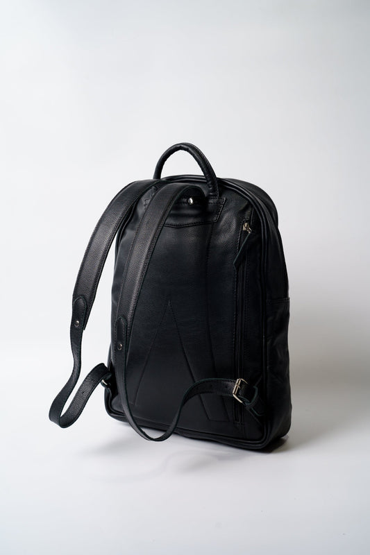 Pachamama - JOE black leather backpack - Urban leather backpack for men