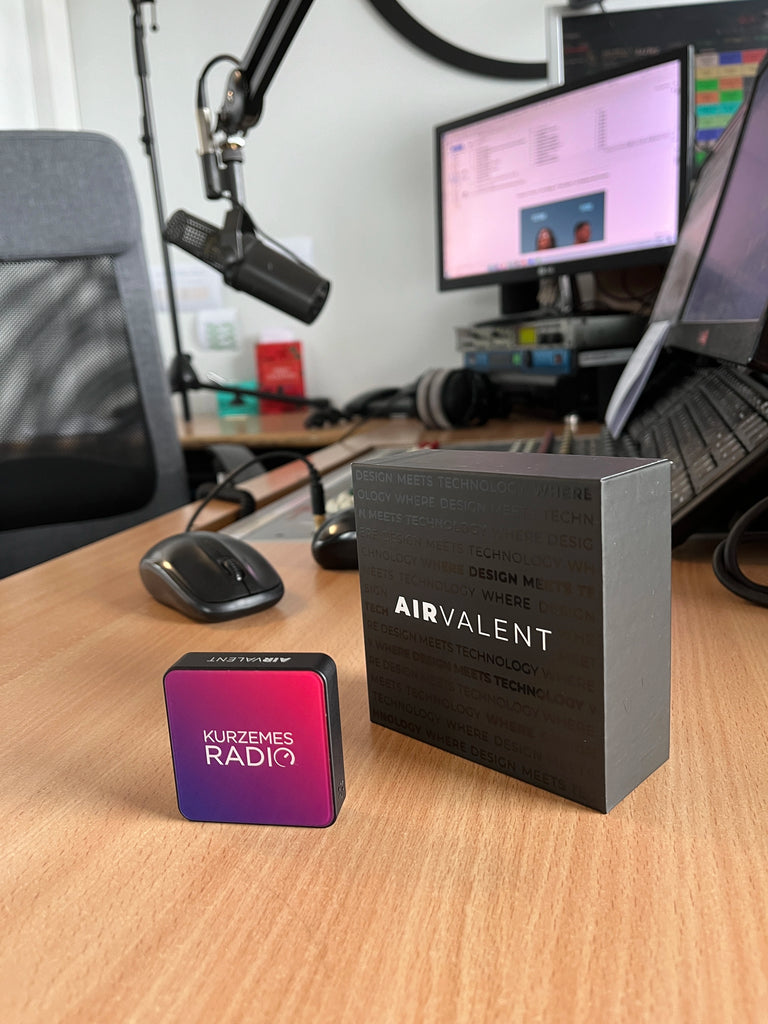 Kurzemes Radio personalized AIRVALENT air quality monitor