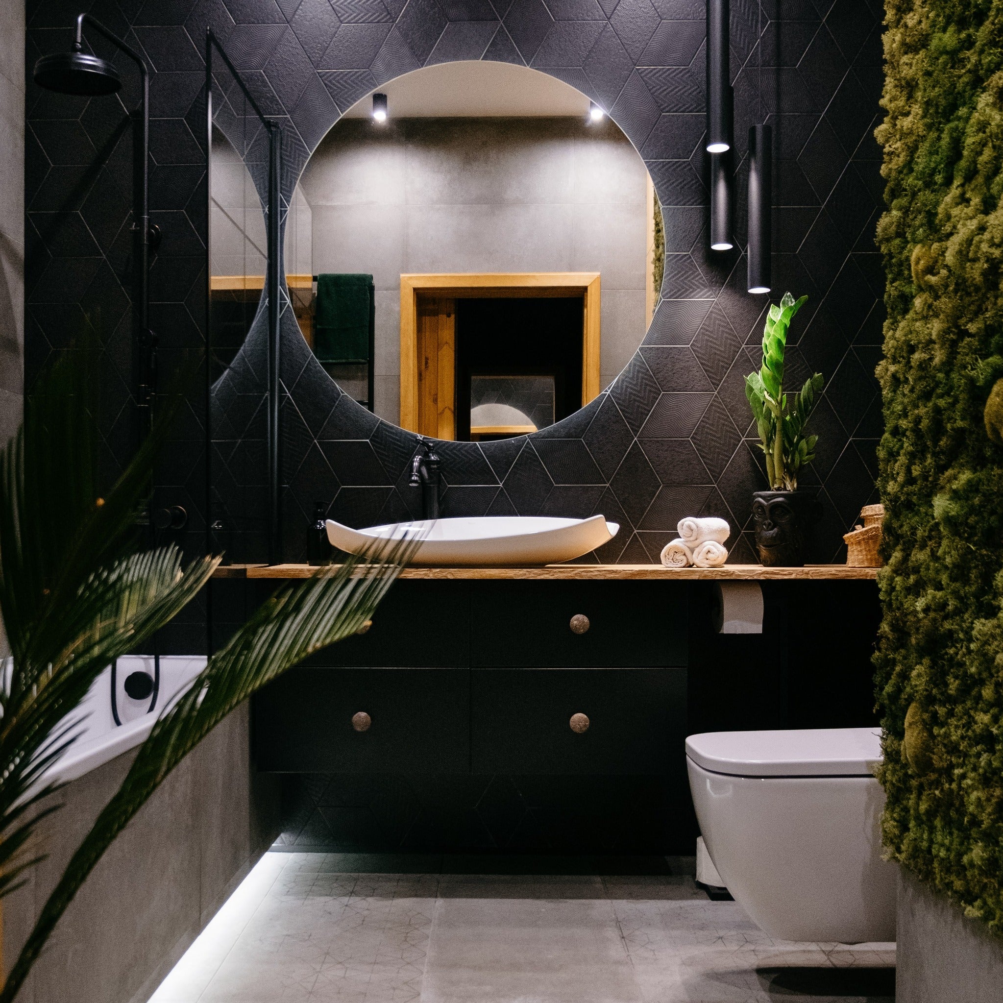 20 Exquisite Bathrooms That Unleash the Beauty of Black