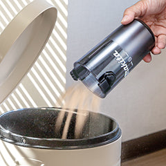 Easy garbage disposal. Dust collection capacity of 250mL. You can see the amount of garbage at a glance and it can be removed with one touch.
