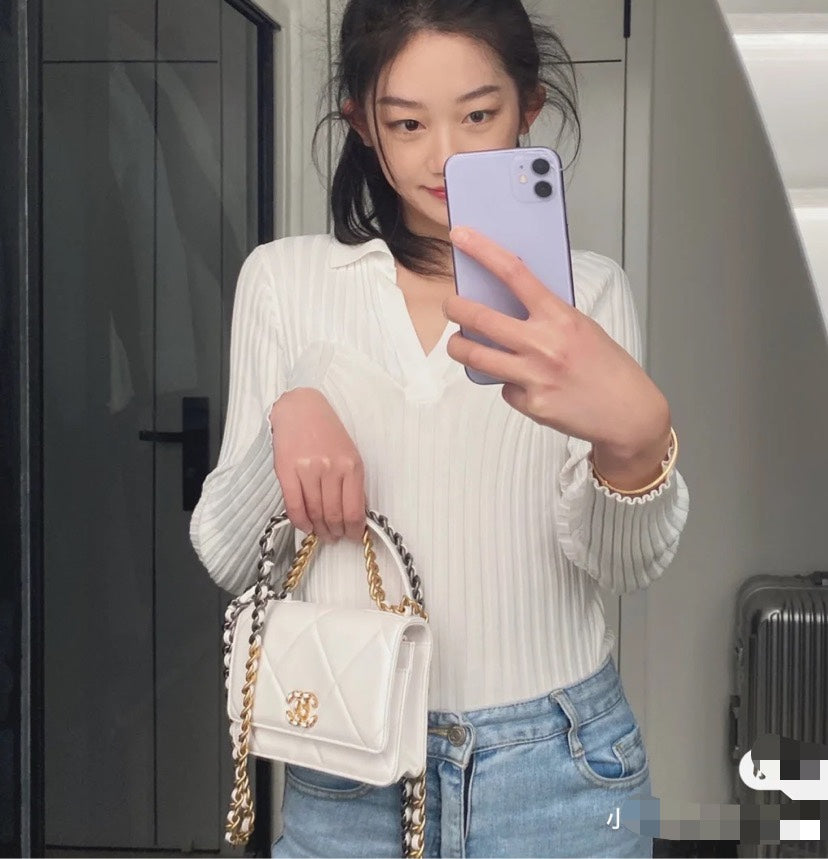 Chanel 19 White Wallet on Chain WOC – allprelovedonly
