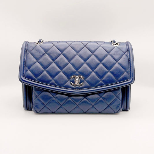Preloved Chanel Vintage CC Pocket Fold Over Top Flap Shoulder Bag –  allprelovedonly