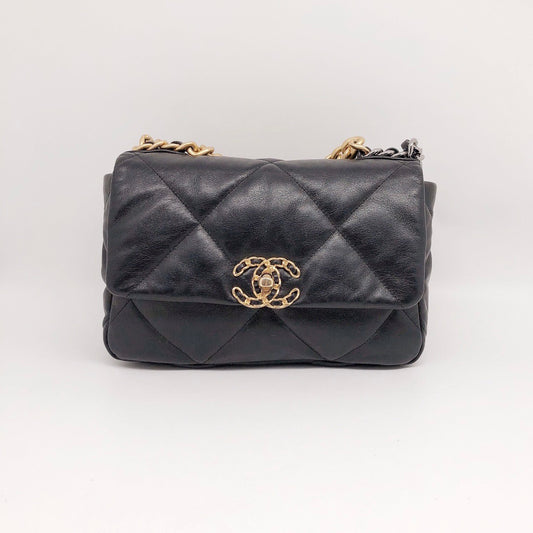 Preloved Chanel Black Quilted Lambskin Medium Double Flap 24-Karat Gol –  KimmieBBags LLC