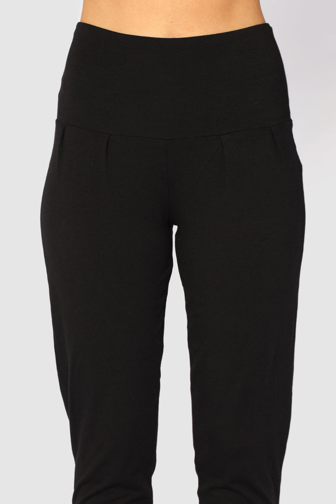 Softline Slouch Pants - Black | Bamboo Body