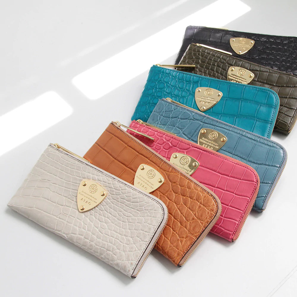 珍しい革の財布の魅力をご紹介！おすすめの種類や選ぶコツ・風水から