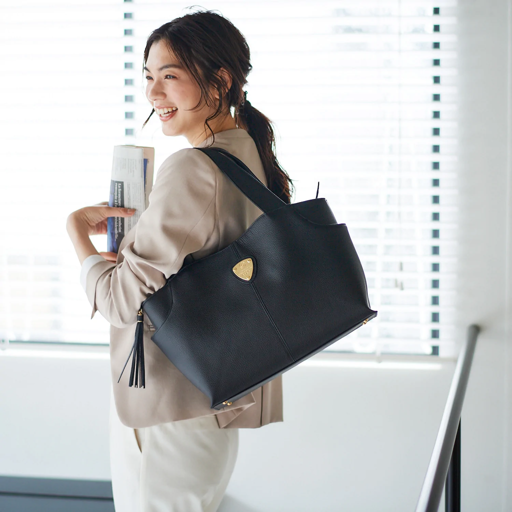 40代女性におすすめのレディース通勤バッグをご紹介 通勤バッグを選ぶ際のポイントや人気のカタチもご紹介します Atao Land アタオランドプラス 公式オンラインストア