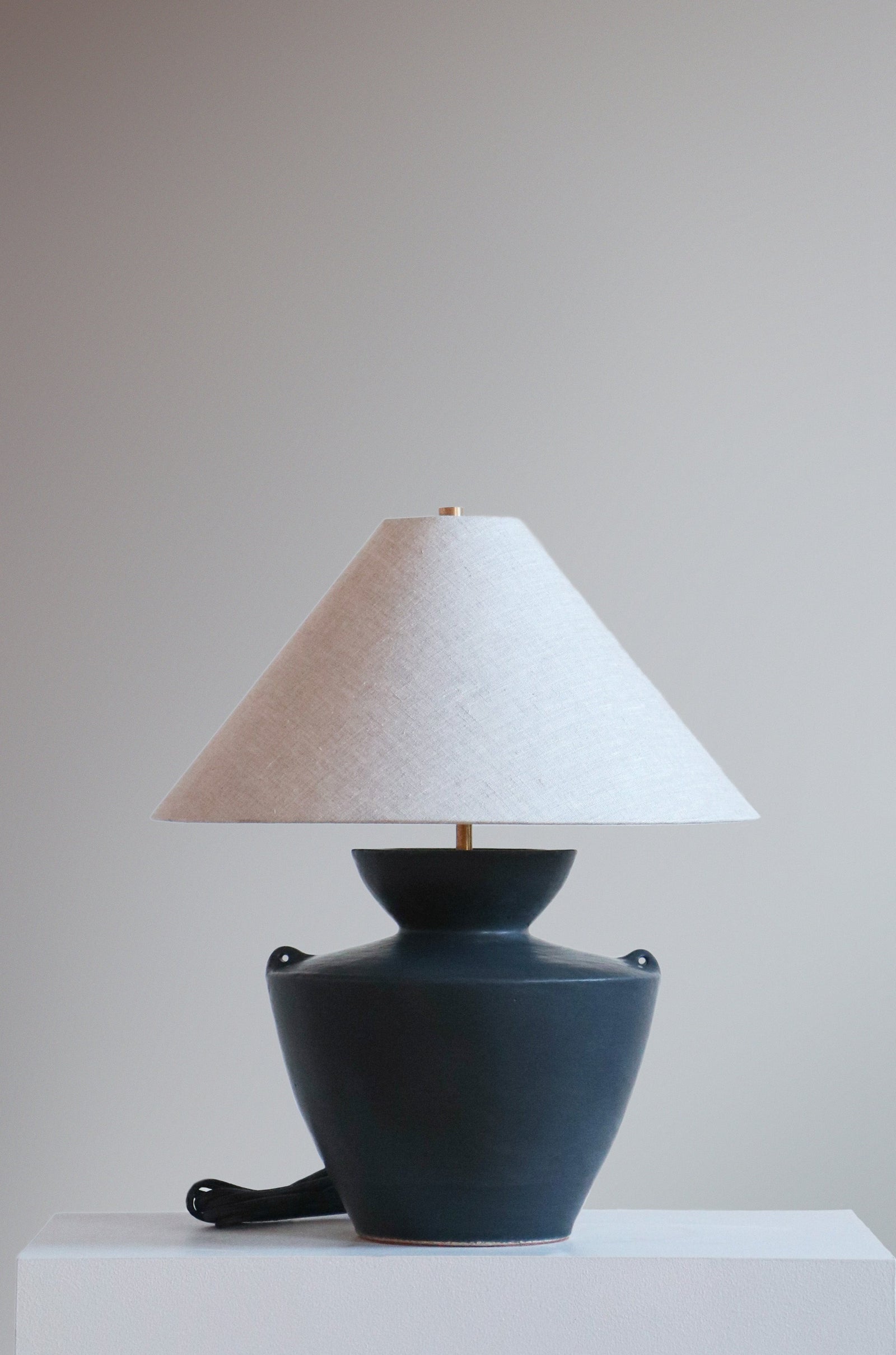 Atlas Lamp in Anthracite with Oatmeal Linen shade