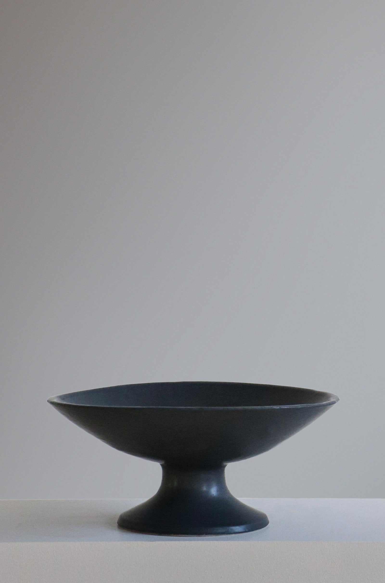 Ella Footed Bowl 14" in Anthracite
