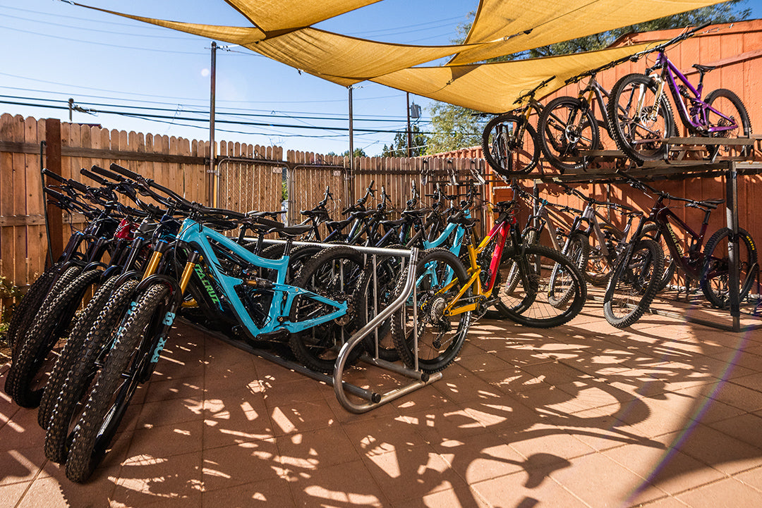 rental bikes on the patio at thunder mountain bikes sedona