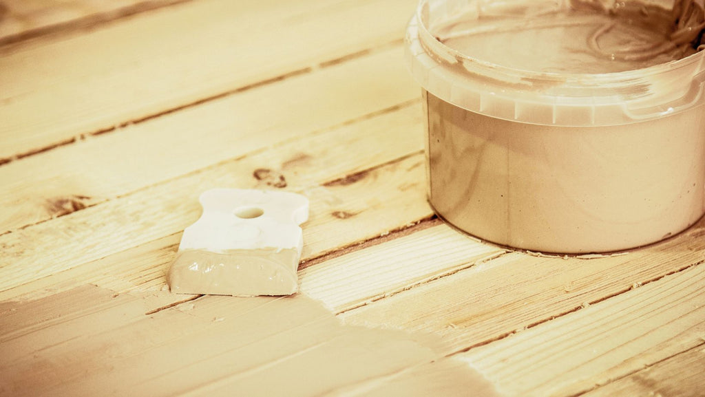 What's The Difference Between Wood Putty and Wood Filler?
