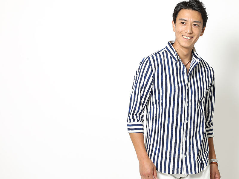 「セール商品」日本製手書き風ストライプ・ドット７分袖シャツのモデル着用画像