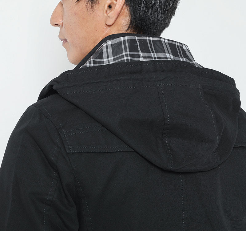 裏地チェックデザインツイルフード付きジャケットのモデル着用画像