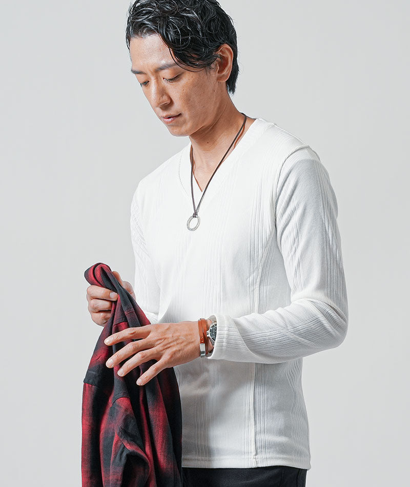 30代メンズ3点コーデセット　長袖レッドチェックシャツ×白長袖Tシャツ×黒スリムチノパンツ