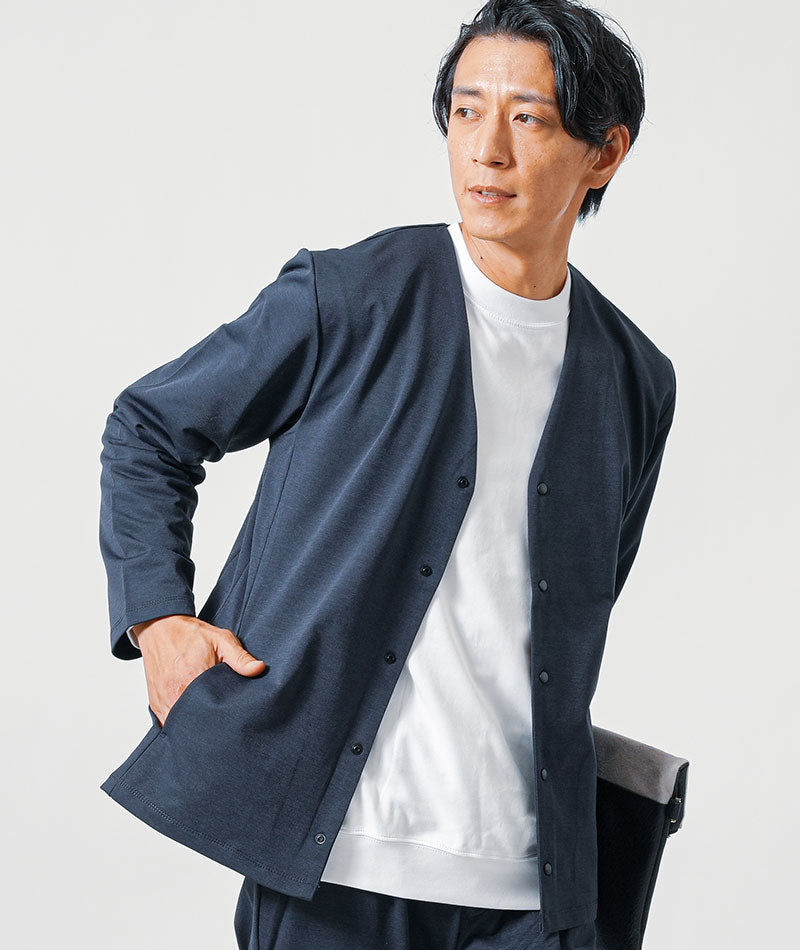 30代メンズ3点コーデセット　ネイビー長袖ノーカラージャケット×白長袖Tシャツ×ネイビーストレッチイージーパンツ