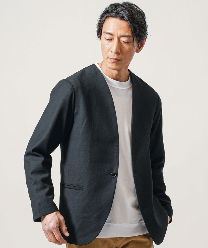 30代メンズ3点コーデセット　黒長袖ノーカラージャケット×白長袖Tシャツ×ベージュスリムテーパードチノパンツ