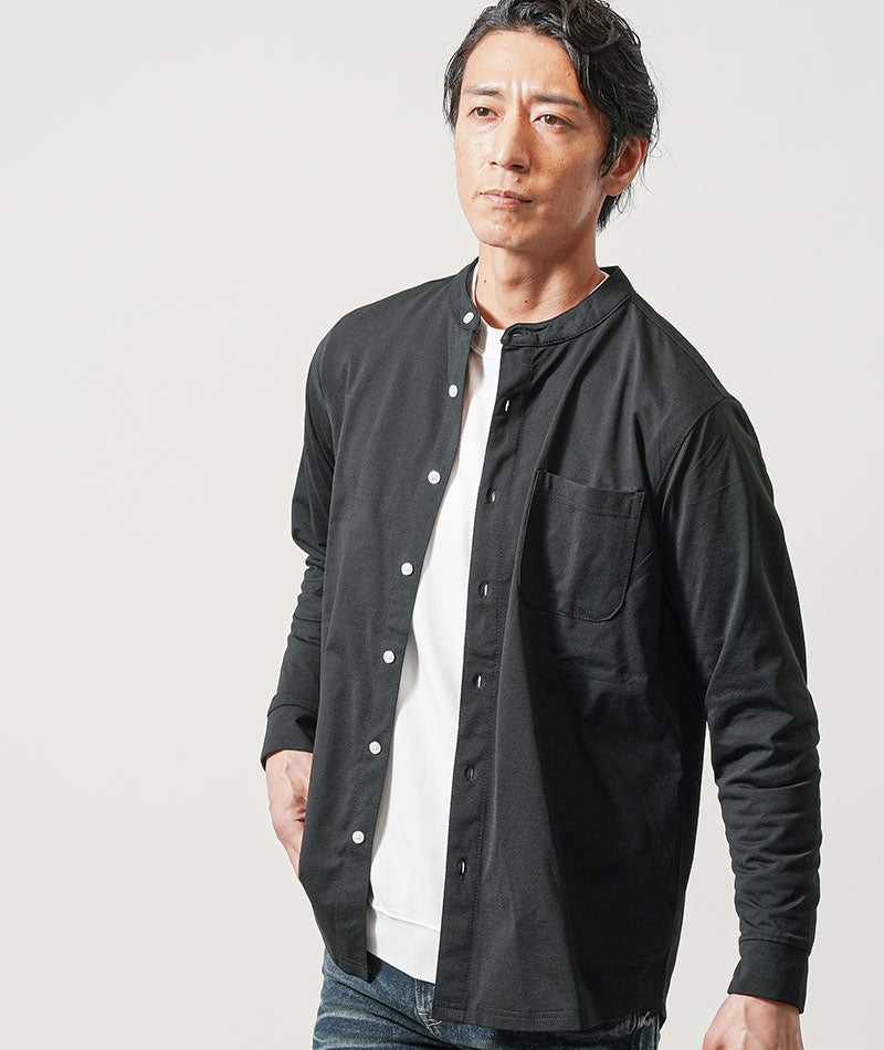 ちょいワル・イケオジメンズ3点コーデセット　黒長袖バンドカラーシャツ×白長袖Tシャツ×ダークブルーデニムパンツ